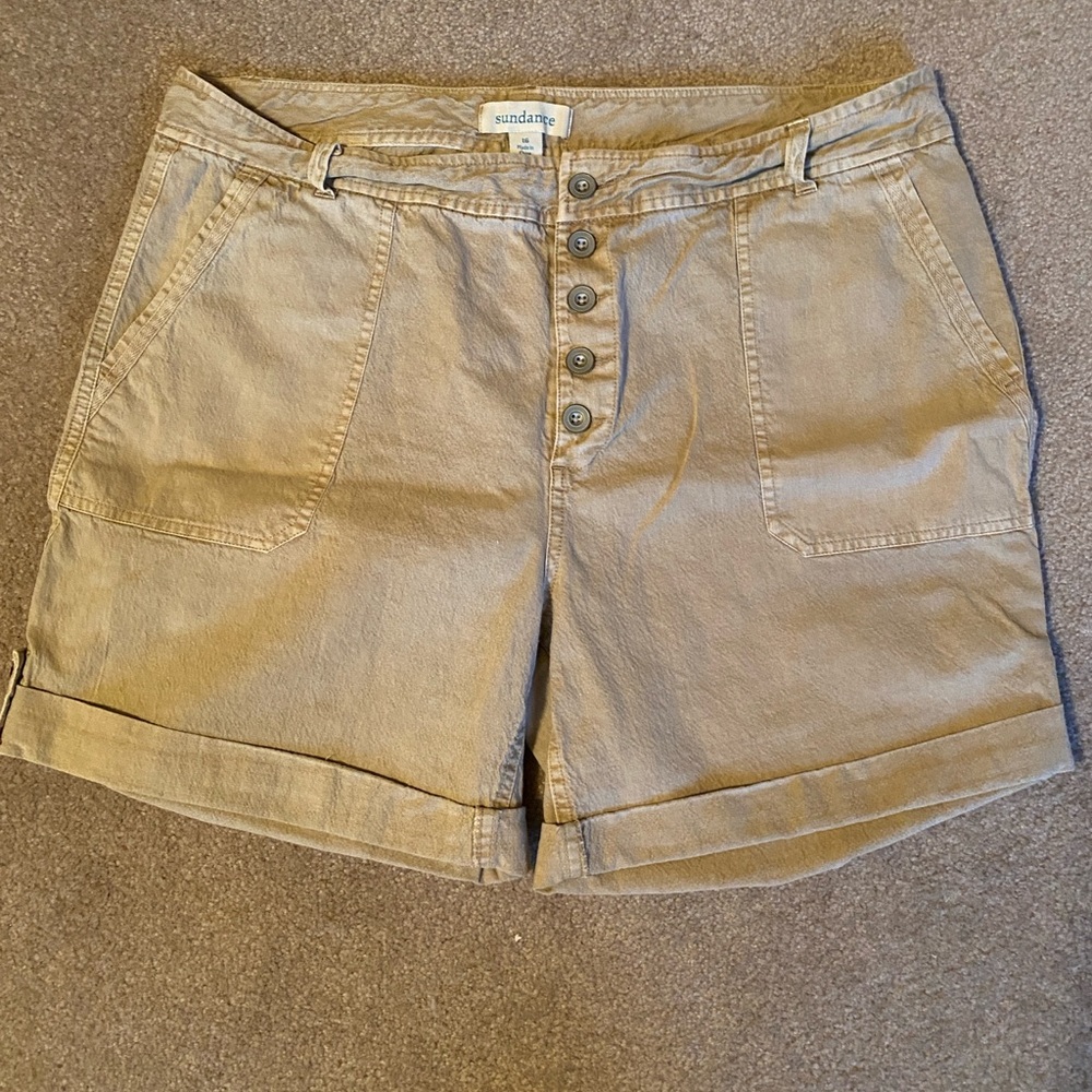 Sundance Tan Cargo Shorts with Relaxed Fit